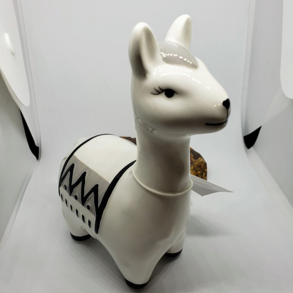 Adorable ceramic Llama 4x6 NWT